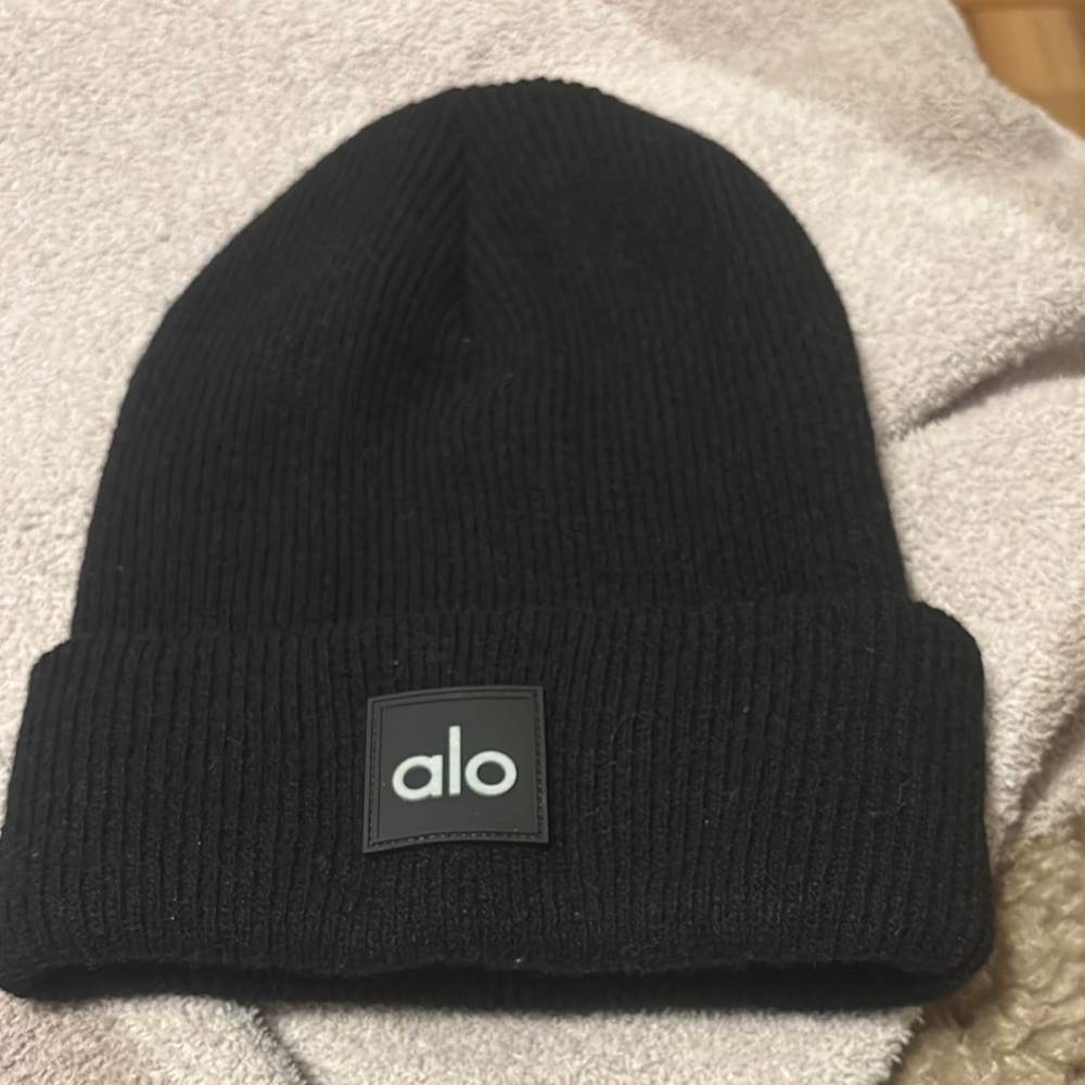 ALO Yoga Black Knit Beanie